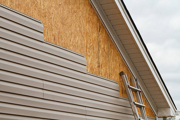 Professional Wood Siding technician working in Richardsville, VA